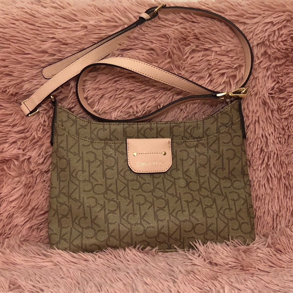 Calvin Klein Signature Crossbody Bag